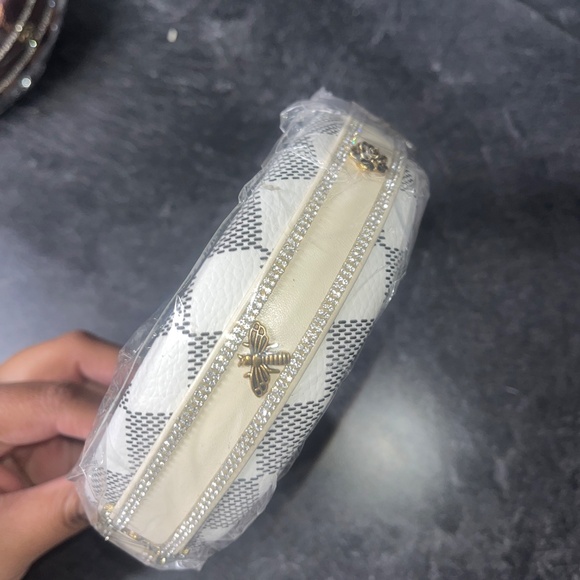 Rhinestone Bee Headband (1) - Picture 5 of 6